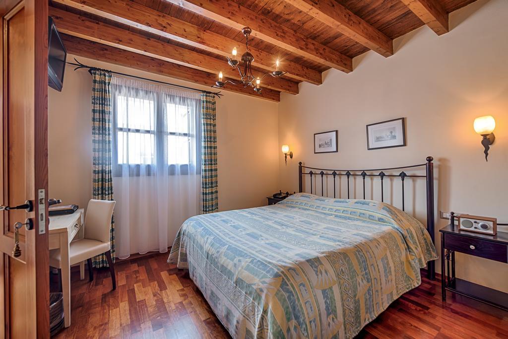 Zacosta Bed & Breakfast Rhodes City